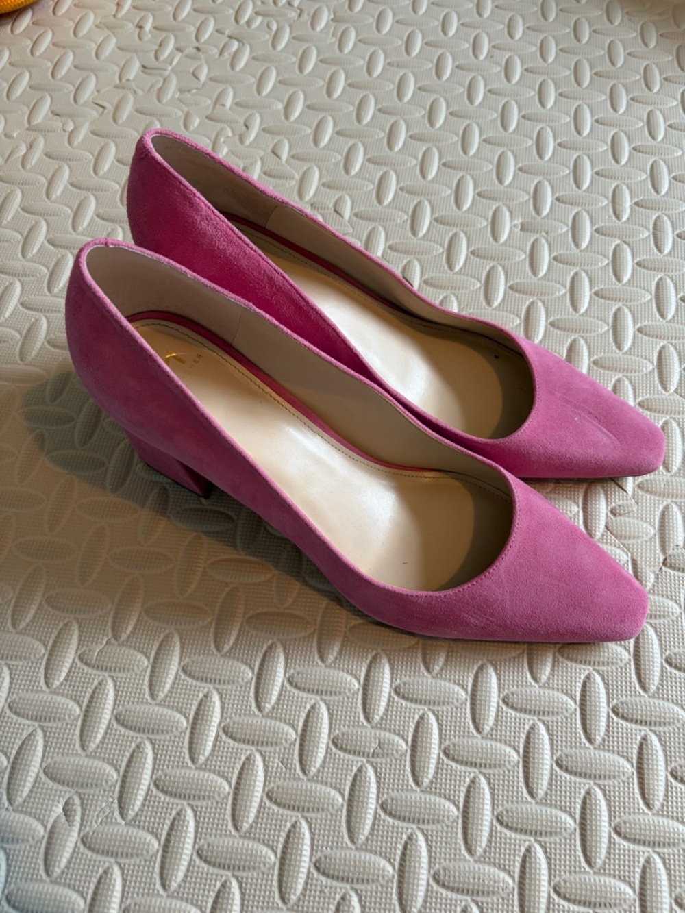 Marc Fisher Women's Pink Suede Pointed-Toe Pumps Size 10 - Picture 4 of 6